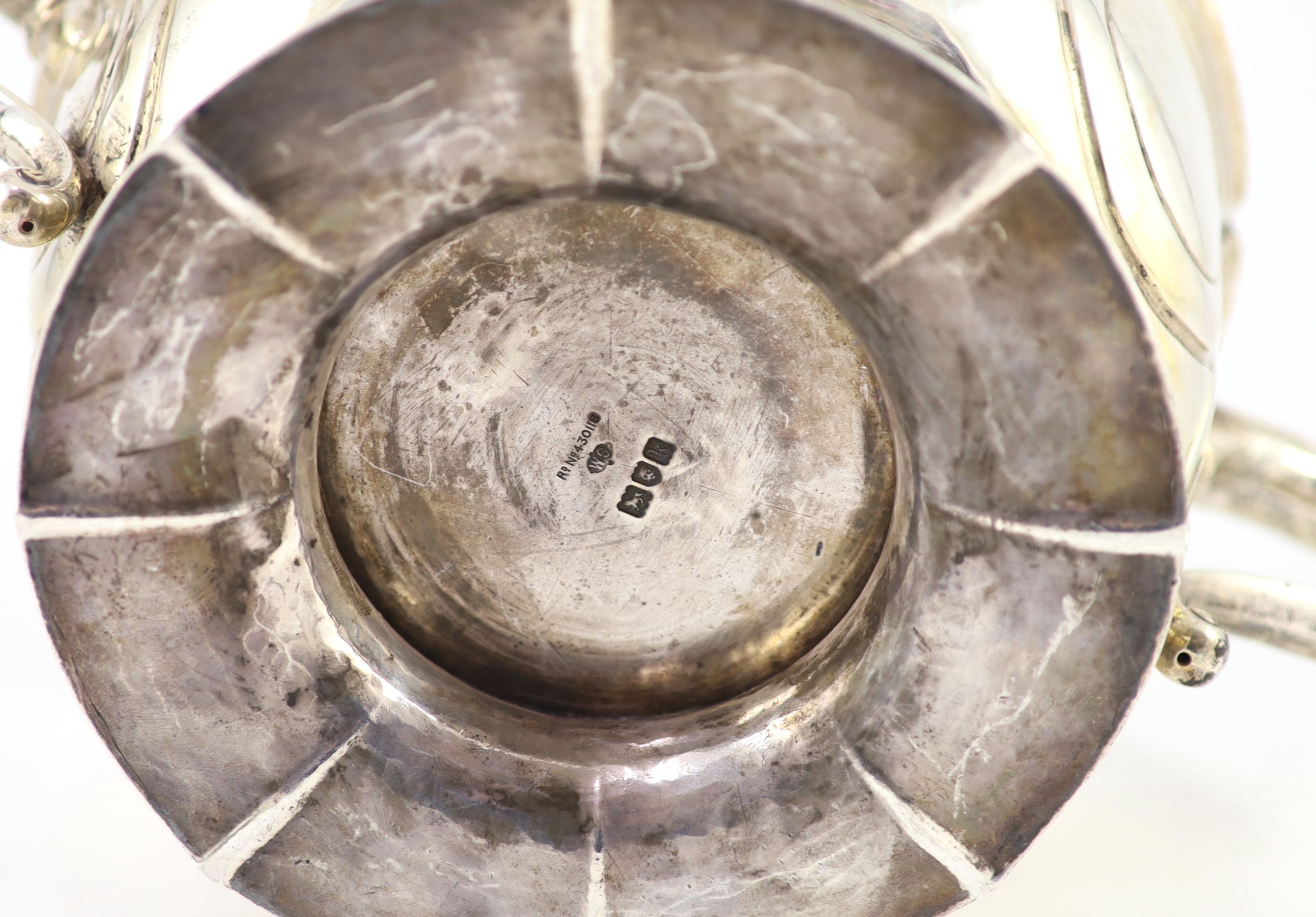 An Edwardian silver two handled pedestal fruit bowl, by William Comyns